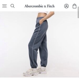 Abercrombie & Fitch YPB NeoKNIT Medium Short Blue Sweatpant Joggers Medium Short